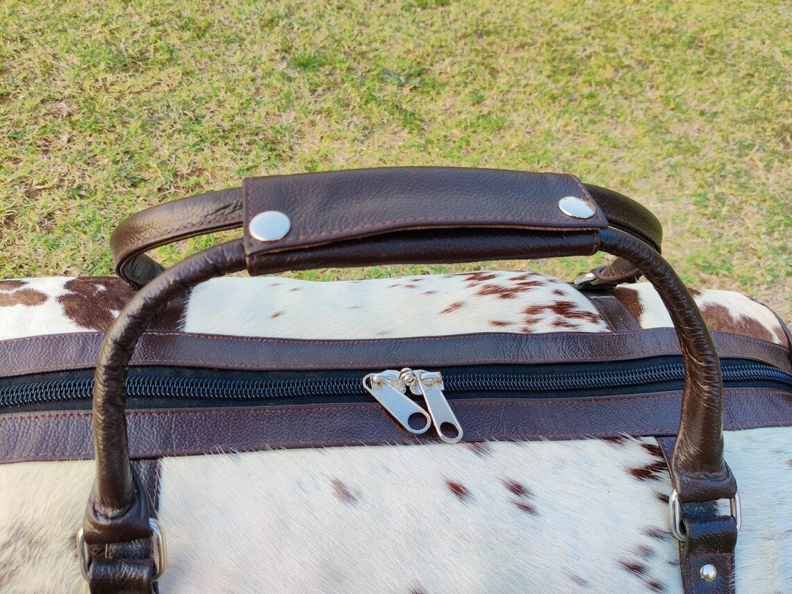Tricolor Cowhide Leather Duffel Bag – Real Hair-on-Hide Weekend & Travel Bag | Handmade Brindle Duffle for Camping, Gifts & Getaways – Pinnacle Vista