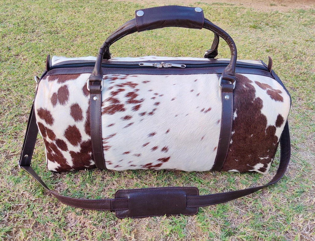 Tricolor Cowhide Leather Duffel Bag – Real Hair-on-Hide Weekend & Travel Bag | Handmade Brindle Duffle for Camping, Gifts & Getaways – Pinnacle Vista