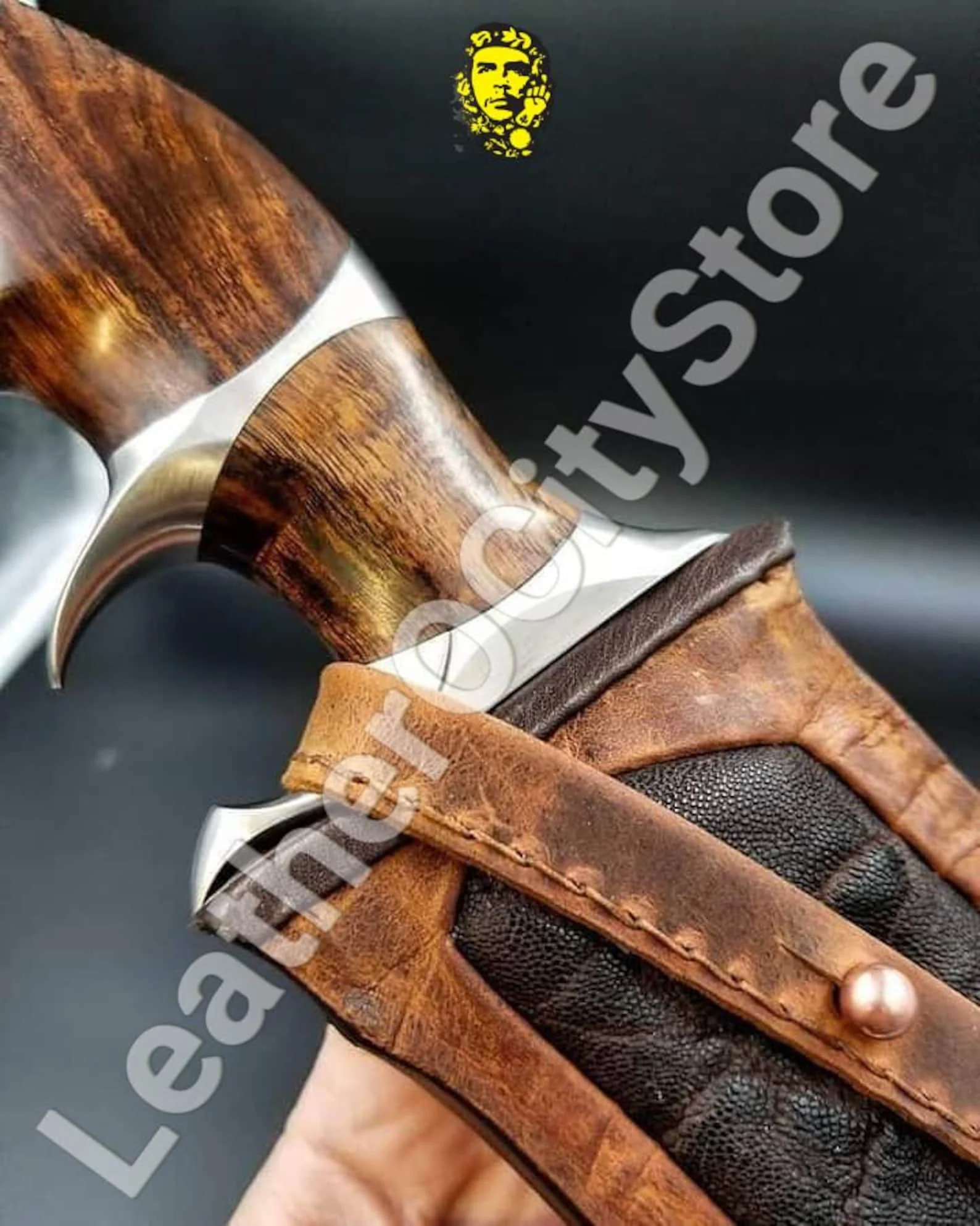 Custom Handmade Damascus Steel Hunting Bowie Knife – Walnut Handle | PinnacleVista