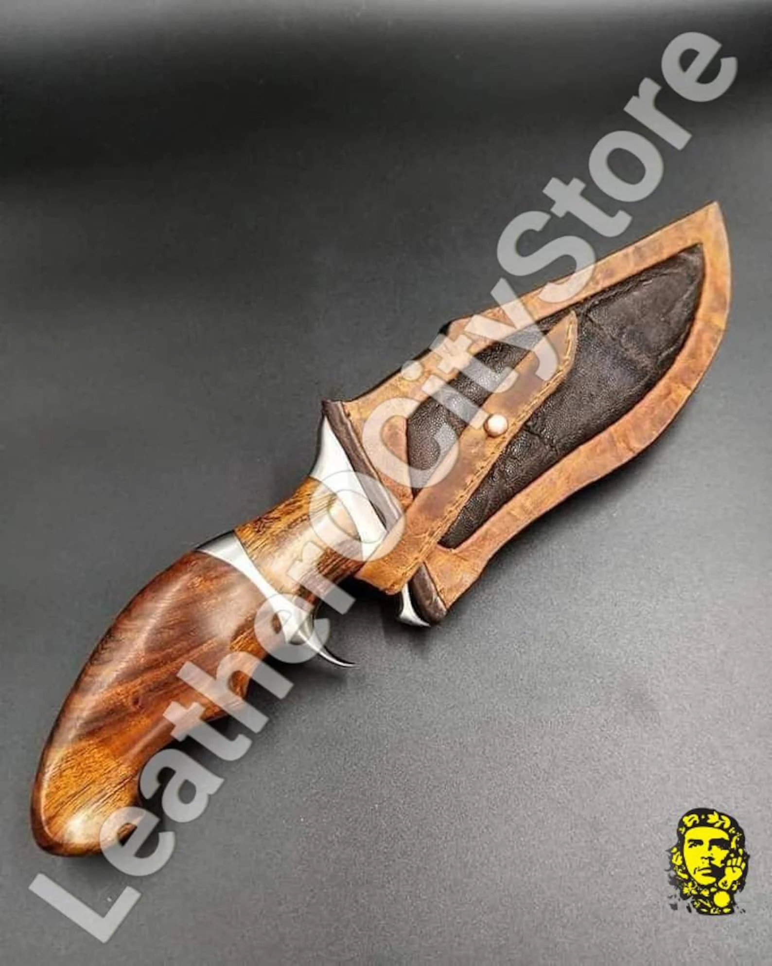 Custom Handmade Damascus Steel Hunting Bowie Knife – Walnut Handle | PinnacleVista