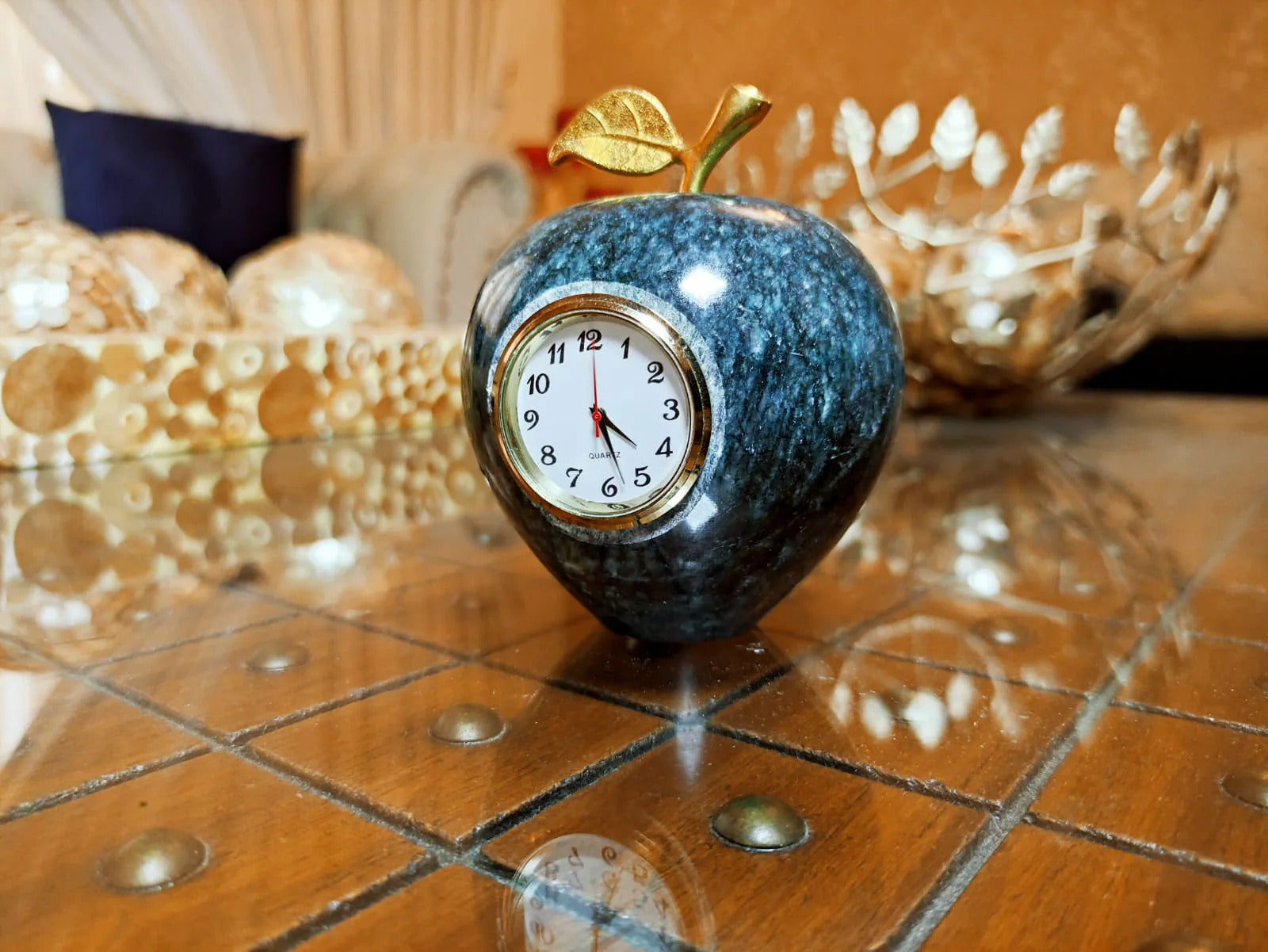 Apple-Shaped Marble Paperweight with Clock – Handmade Onyx Desk Decor for Office, Study & Gifts | PinnacleVista Natural Stone Collection